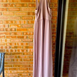 Beautiful dress for a date night, bridal party, or any semi formal event!